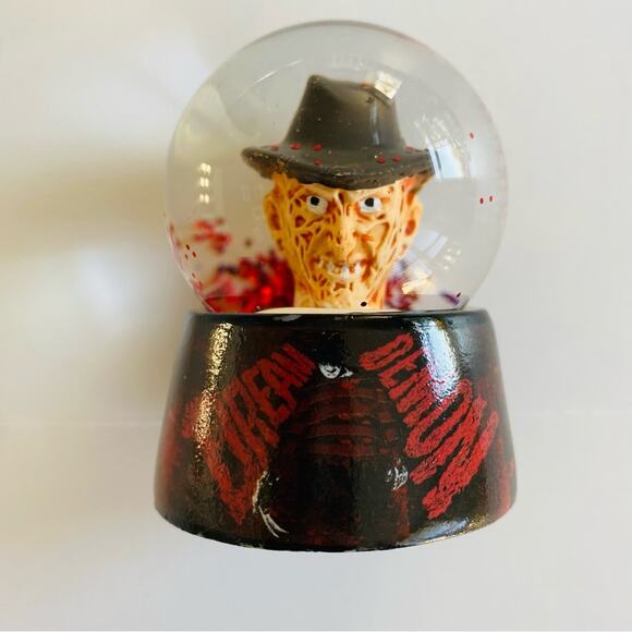 Nightmare on Elm Street Freddie Krueger Mini Snow Globe NWT 2.5” Dream Demon - Picture 1 of 5